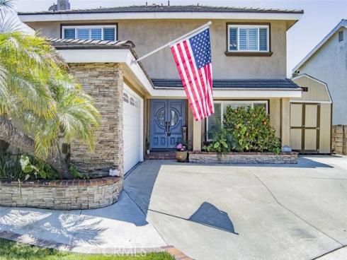 8492 Spring Circle, Huntington Beach, CA
