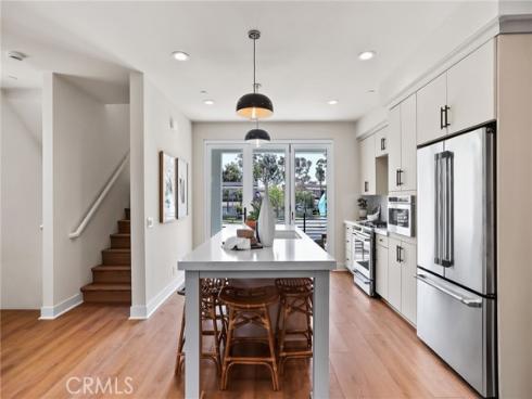 19061  Main  101  Street, Huntington Beach, CA