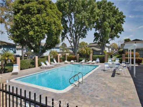 16387 De Anza CI60 Circle, Huntington Beach, CA