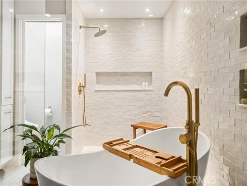 20402 Seven Seas Lane, Huntington Beach, CA