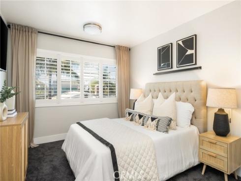 20402 Seven Seas Lane, Huntington Beach, CA