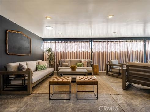 20402 Seven Seas Lane, Huntington Beach, CA