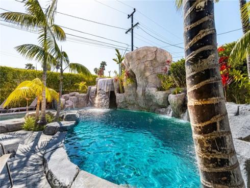 20402 Seven Seas Lane, Huntington Beach, CA