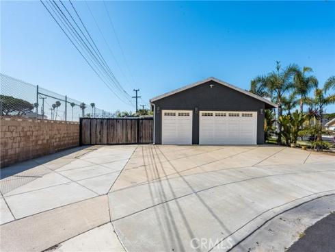 20402 Seven Seas Lane, Huntington Beach, CA