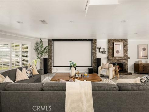 20402 Seven Seas Lane, Huntington Beach, CA