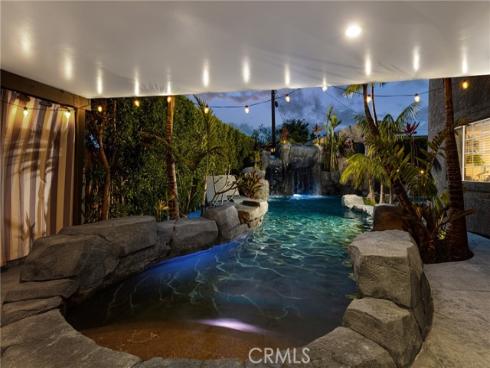 20402 Seven Seas Lane, Huntington Beach, CA