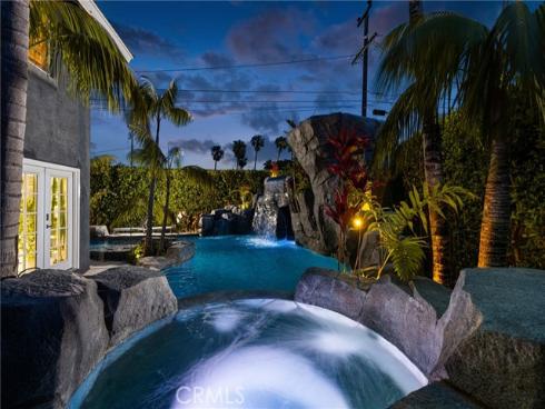 20402 Seven Seas Lane, Huntington Beach, CA