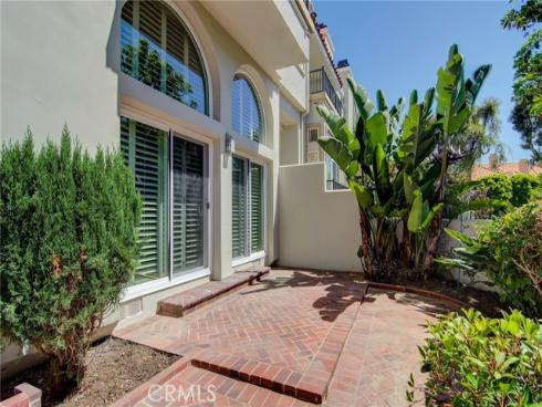 6052 Shadowbrook Circle, Huntington Beach, CA
