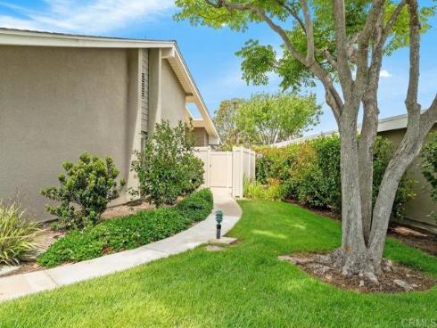 8933 Yolo 1308-A Circle, Huntington Beach, CA