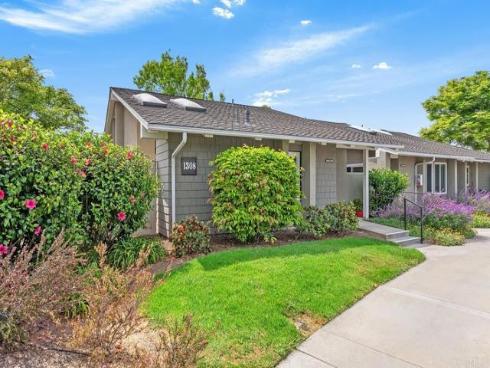 8933 Yolo 1308-A Circle, Huntington Beach, CA