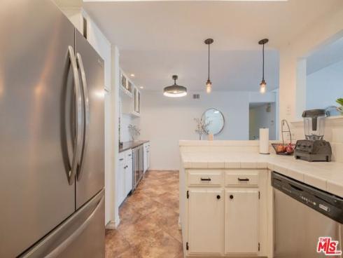 4852  Cabana  202  Drive, Huntington Beach, CA