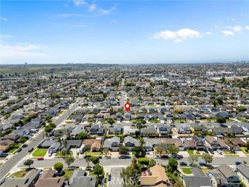 10172 Merrimac Dr , Huntington Beach, CA