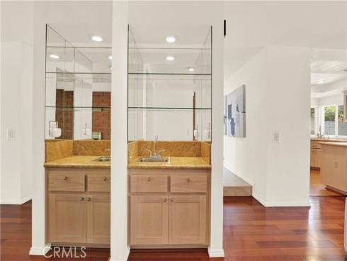 8452 Deepview Drive, Huntington Beach, CA