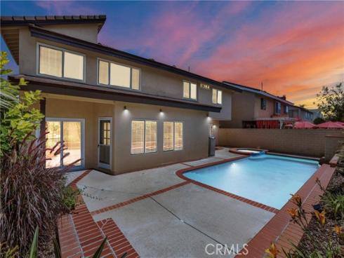 8452 Deepview Drive, Huntington Beach, CA