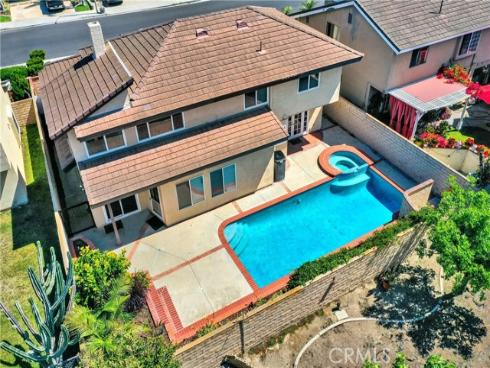 8452 Deepview Drive, Huntington Beach, CA