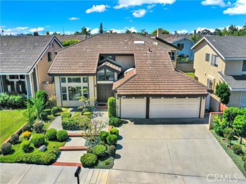 8452 Deepview Drive, Huntington Beach, CA