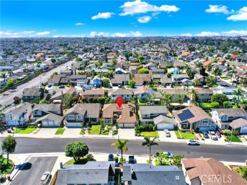 8452 Deepview Drive, Huntington Beach, CA