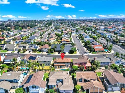 8452 Deepview Drive, Huntington Beach, CA