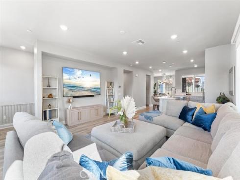 7270 Crystal Drive , Huntington Beach, CA