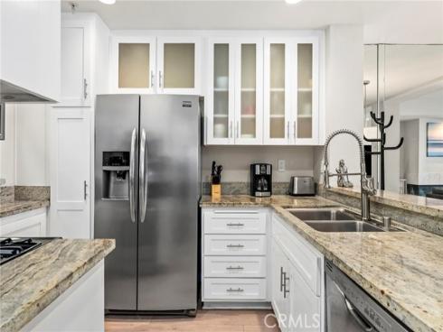 2000 Pacific Coast 102 , Huntington Beach, CA