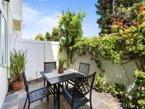 18731 Chapel Lane, Huntington Beach, CA