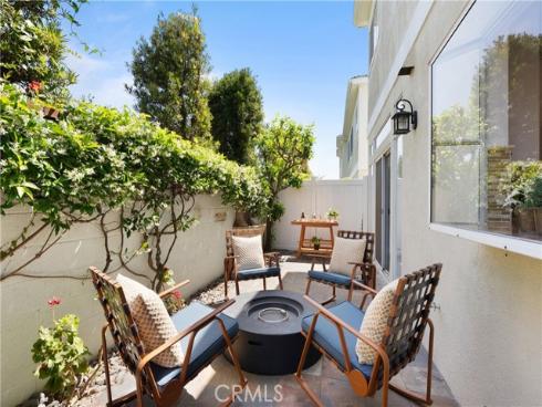 18731 Chapel Lane, Huntington Beach, CA