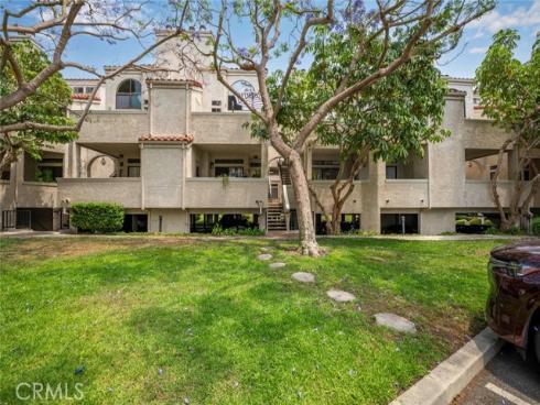 17202 Corbina 206 Lane, Huntington Beach, CA