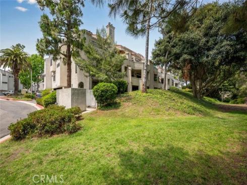 17202 Corbina 206 Lane, Huntington Beach, CA