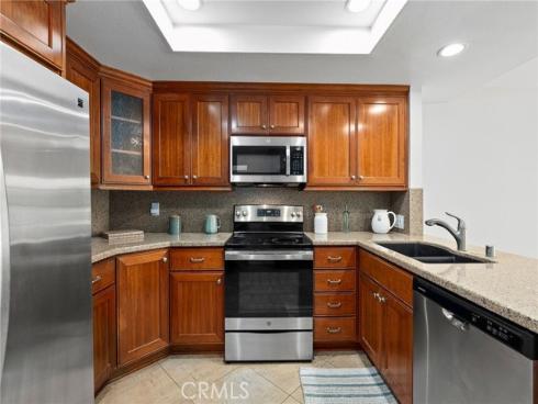 18301 Gum Tree Lane, Huntington Beach, CA