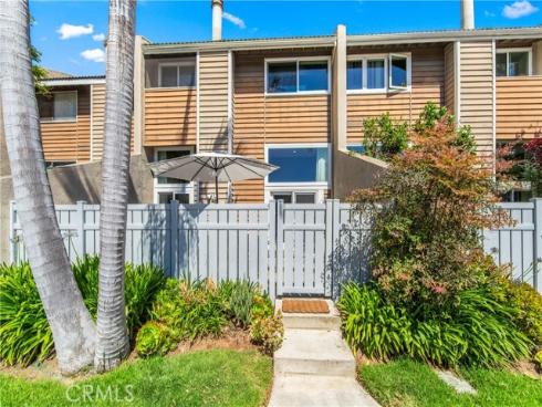 18743 Club Lane, Huntington Beach, CA