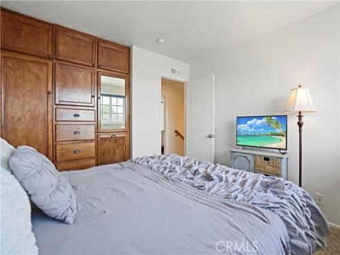 17882 Hallcroft Lane, Huntington Beach, CA