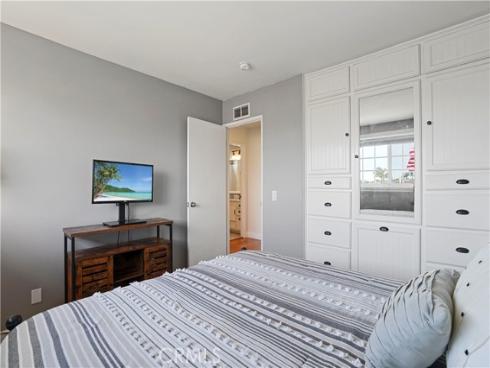 17882 Hallcroft Lane, Huntington Beach, CA