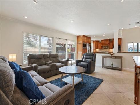 17882 Hallcroft Lane, Huntington Beach, CA