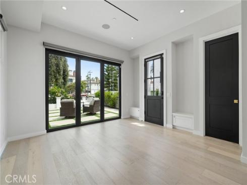 303 12th Street, Huntington Beach, CA