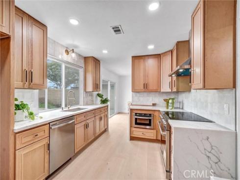 9171 Regatta Drive , Huntington Beach, CA