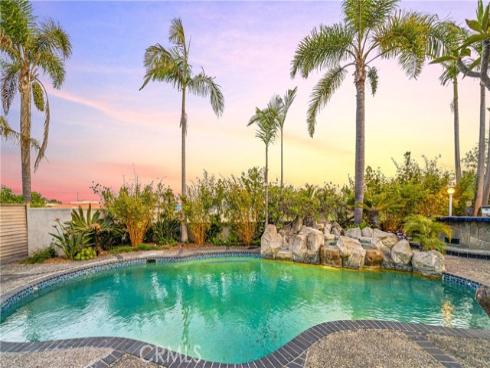 6692 Alamitos Circle, Huntington Beach, CA
