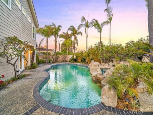 6692 Alamitos Circle, Huntington Beach, CA