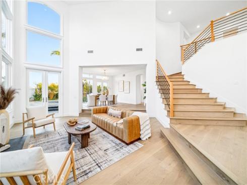 6692 Alamitos Circle, Huntington Beach, CA