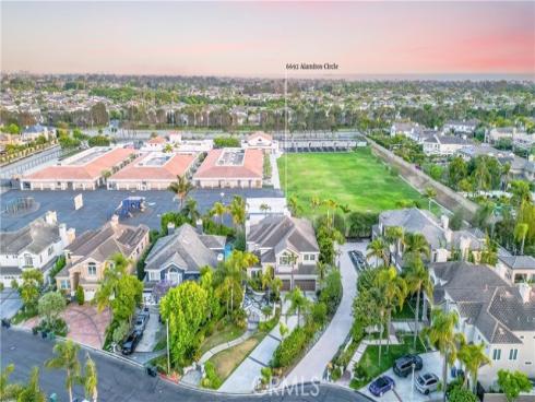6692 Alamitos Circle, Huntington Beach, CA