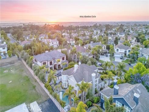 6692 Alamitos Circle, Huntington Beach, CA