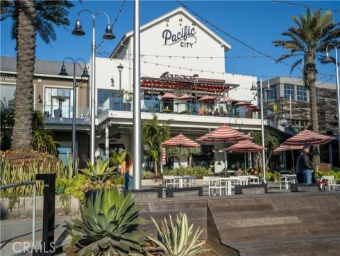 6692 Alamitos Circle, Huntington Beach, CA