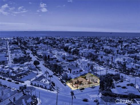 627 7th Street, Huntington Beach, CA