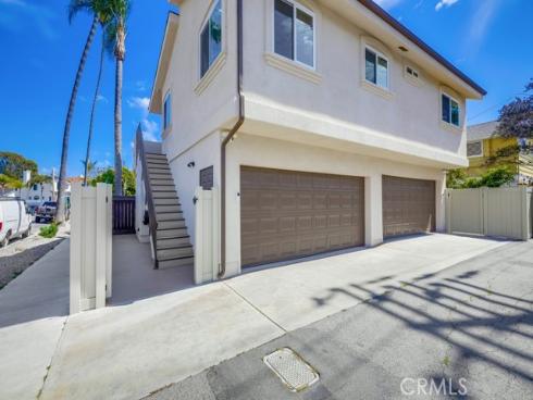 627 7th Street, Huntington Beach, CA