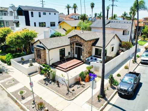 627 7th Street, Huntington Beach, CA