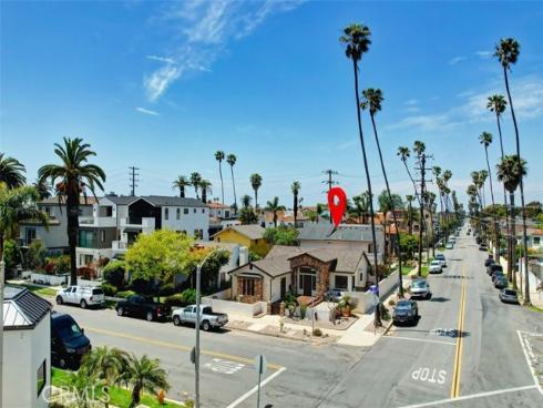 627 7th Street, Huntington Beach, CA