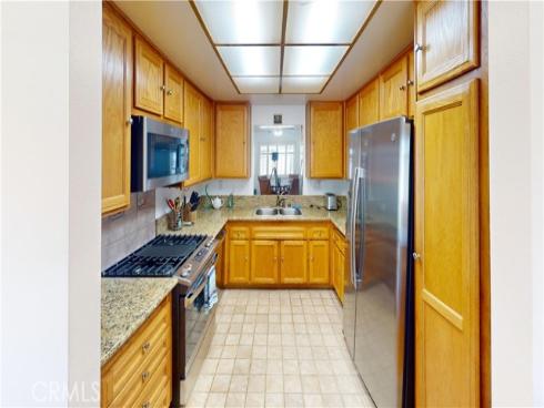 8866 Tulare 303B Drive, Huntington Beach, CA