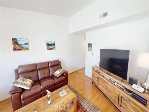 8866 Tulare 303B Drive, Huntington Beach, CA