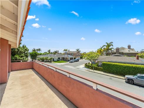 19332 Evening Hill Drive, Huntington Beach, CA