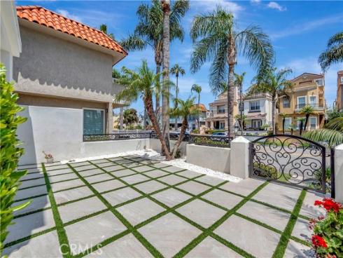 311  22nd   Street, Huntington Beach, CA