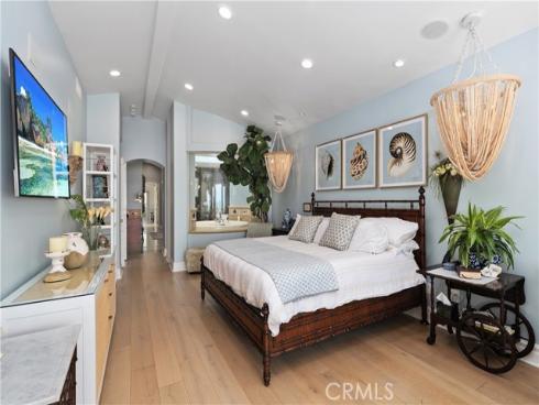 2118 Pacific Coast , Huntington Beach, CA